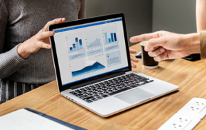 business-presentation-laptop-screen